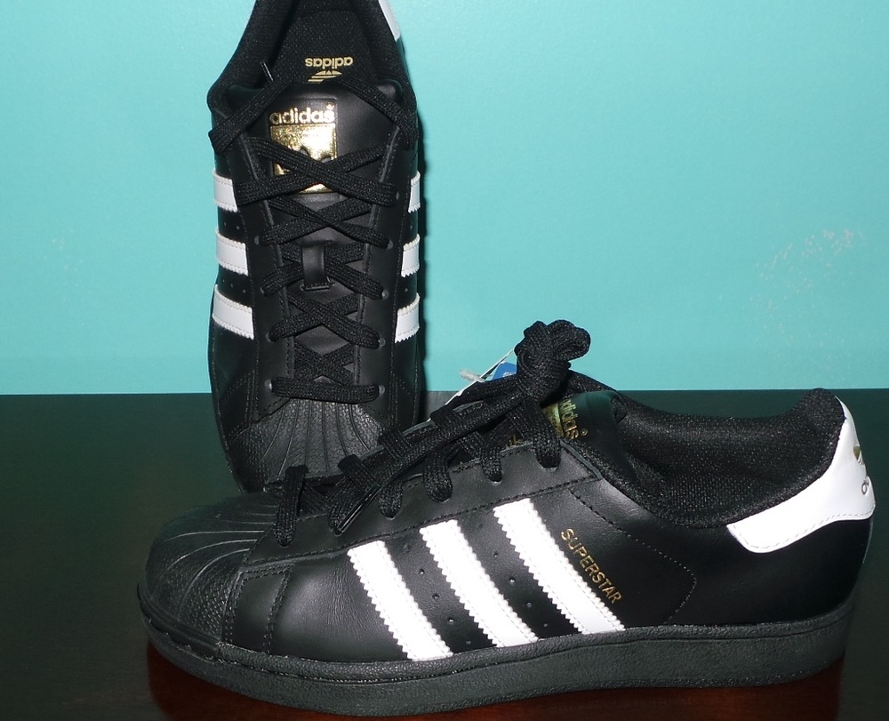 Adidas superstar woman size 6